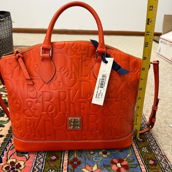 Rare Dooney & Bourke Retro Grafica Domed Satchel NWT - Picture 2 of 4